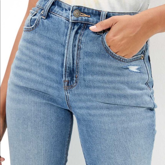 American Eagle AE Mom Jean Cool Classic Blue Size 10 Long Knee Rips Straight - Picture 3 of 15
